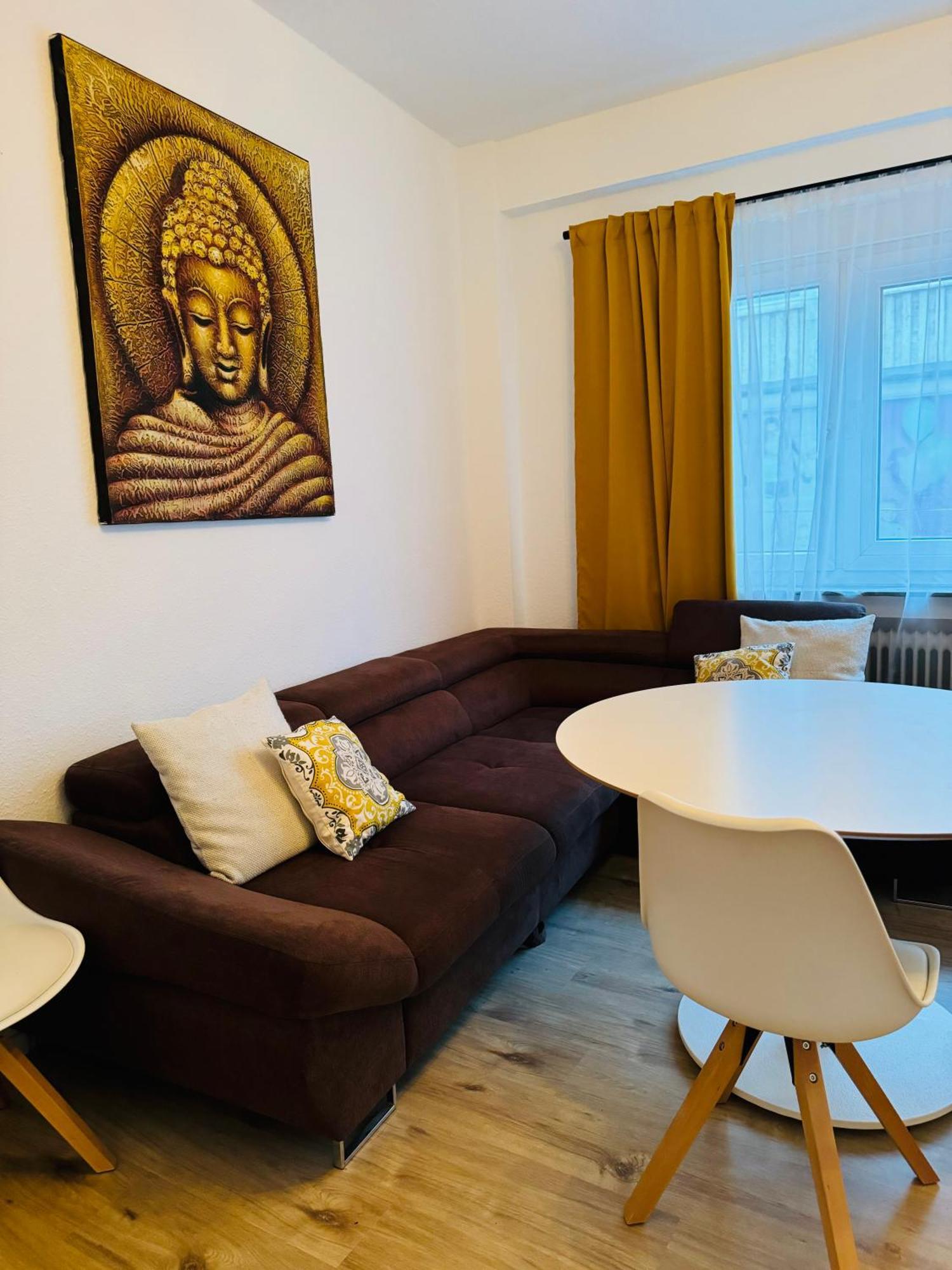 Zentrale Wohnung Mit Balkon โคเบลนซ์ ภายนอก รูปภาพ