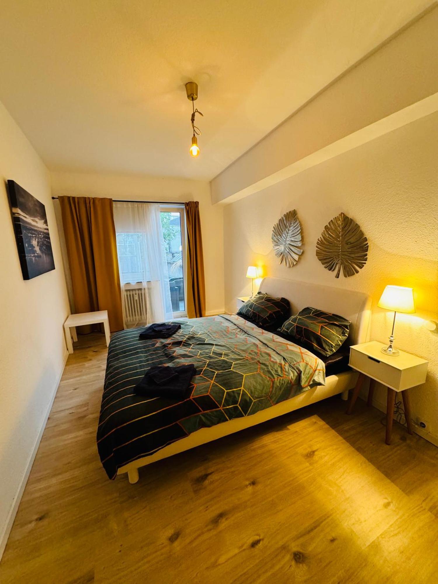 Zentrale Wohnung Mit Balkon โคเบลนซ์ ภายนอก รูปภาพ